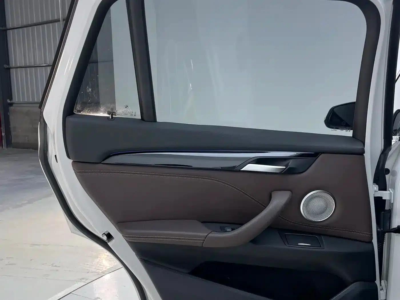 BMW X1 2022 sDrive20Li Premium — миниатюра 27