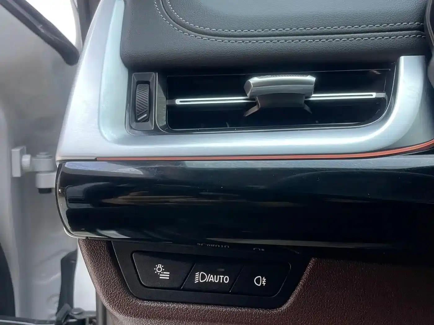 2023 BMW X1 sDrive20Li X Design Package — миниатюра 15