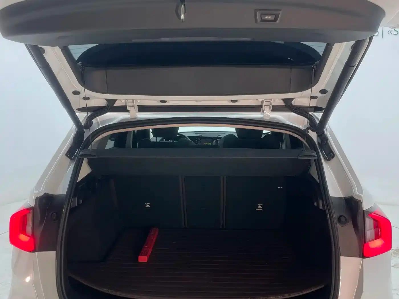 2023 BMW X1 sDrive20Li X Design Package — миниатюра 25
