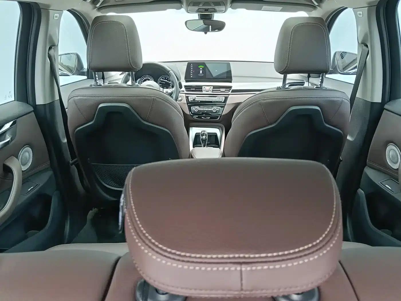 BMW X1 2022 sDrive25Li Leading Edition — миниатюра 9