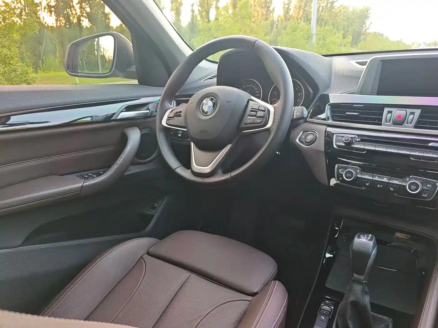 BMW X1 2016 sDrive20Li Luxury — миниатюра 12