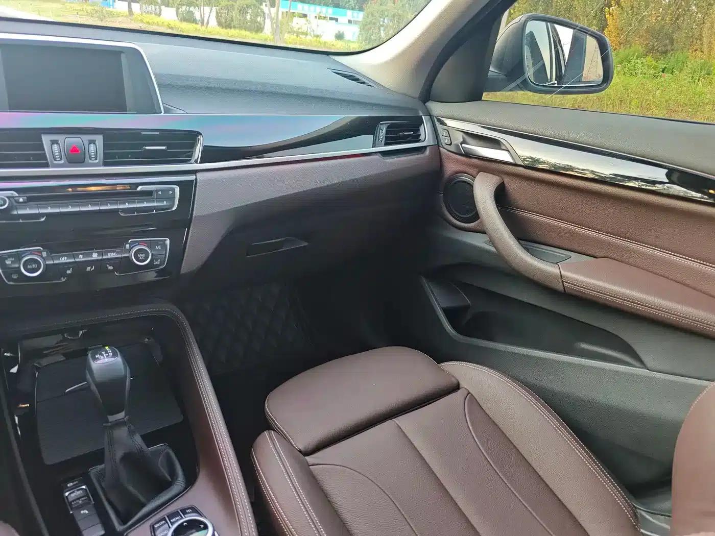 BMW X1 2016 sDrive20Li Luxury — миниатюра 14