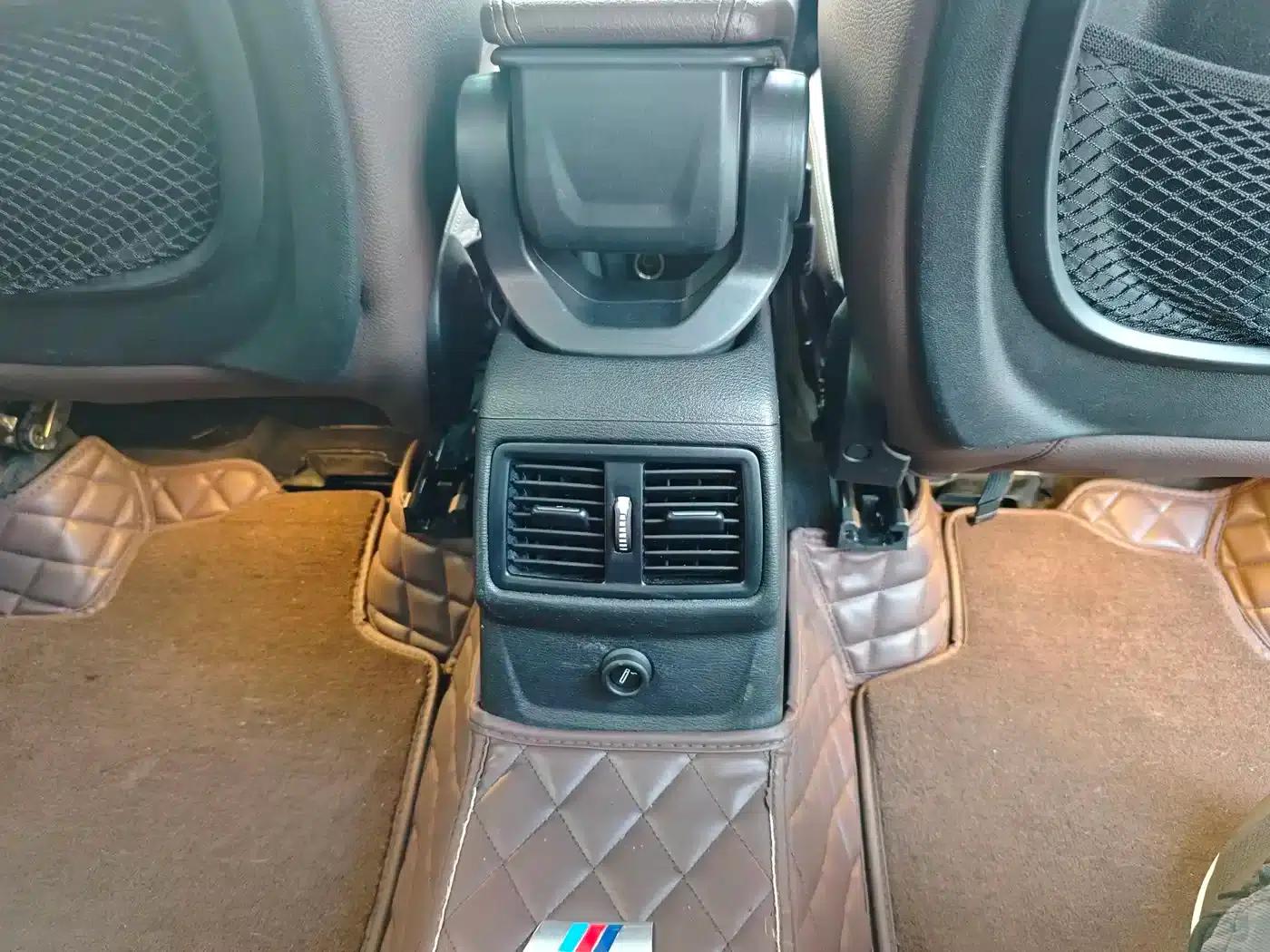 BMW X1 2016 sDrive20Li Luxury — миниатюра 16