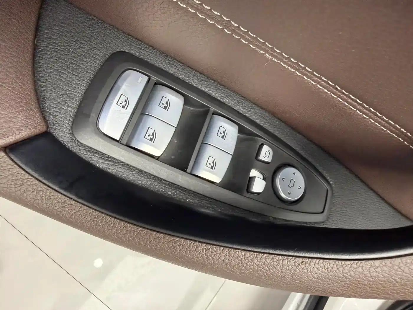 BMW X1 2022 sDrive20Li Fashion Edition — миниатюра 8