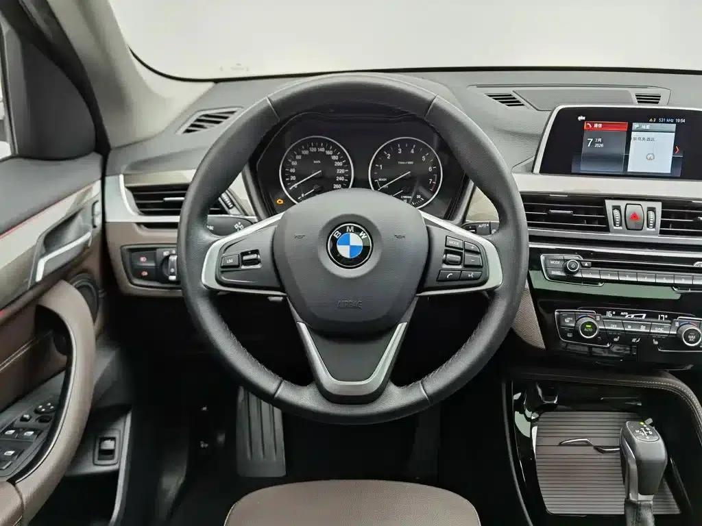 BMW X1 2018 xDrive20Li Premium — миниатюра 11