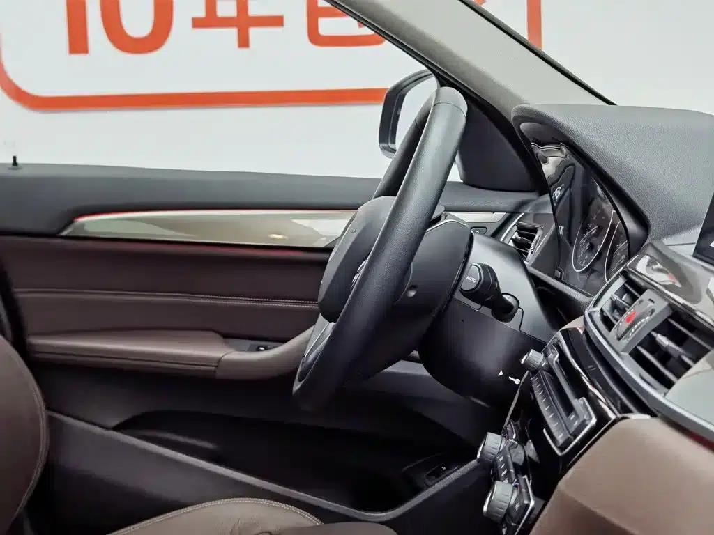 BMW X1 2018 xDrive20Li Premium — миниатюра 22