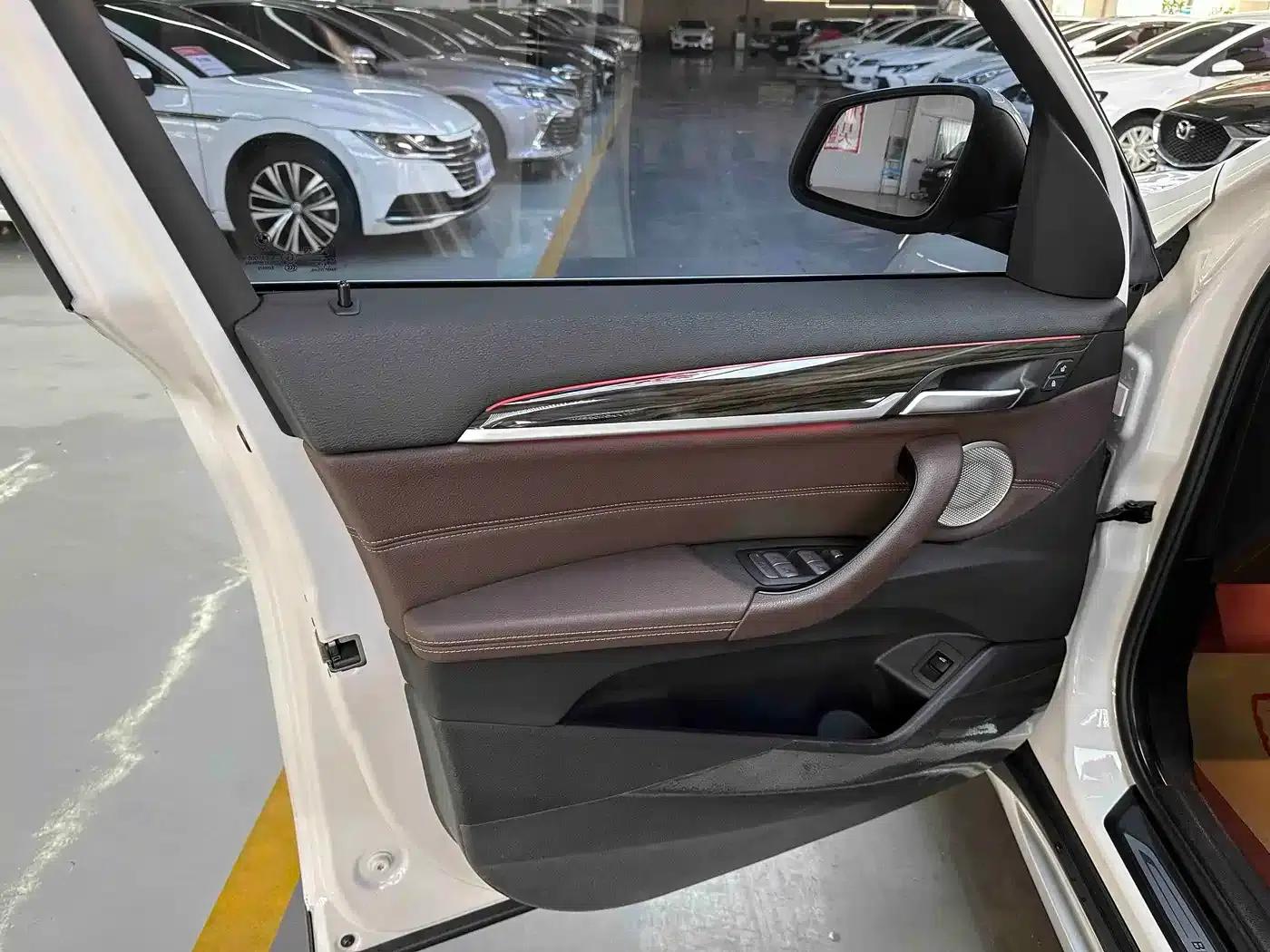 BMW X1 2021 xDrive25Li Premium — миниатюра 16