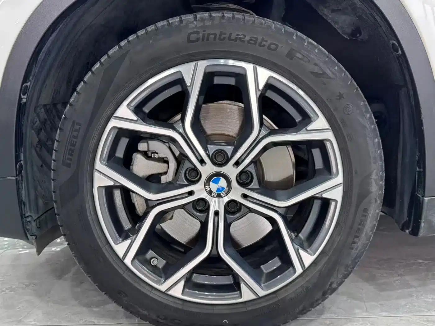 BMW X1 2022 sDrive25Li Leading Edition — миниатюра 11