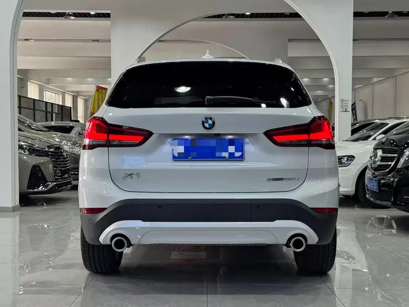 BMW X1 2022 sDrive25Li Leading Edition — миниатюра 5