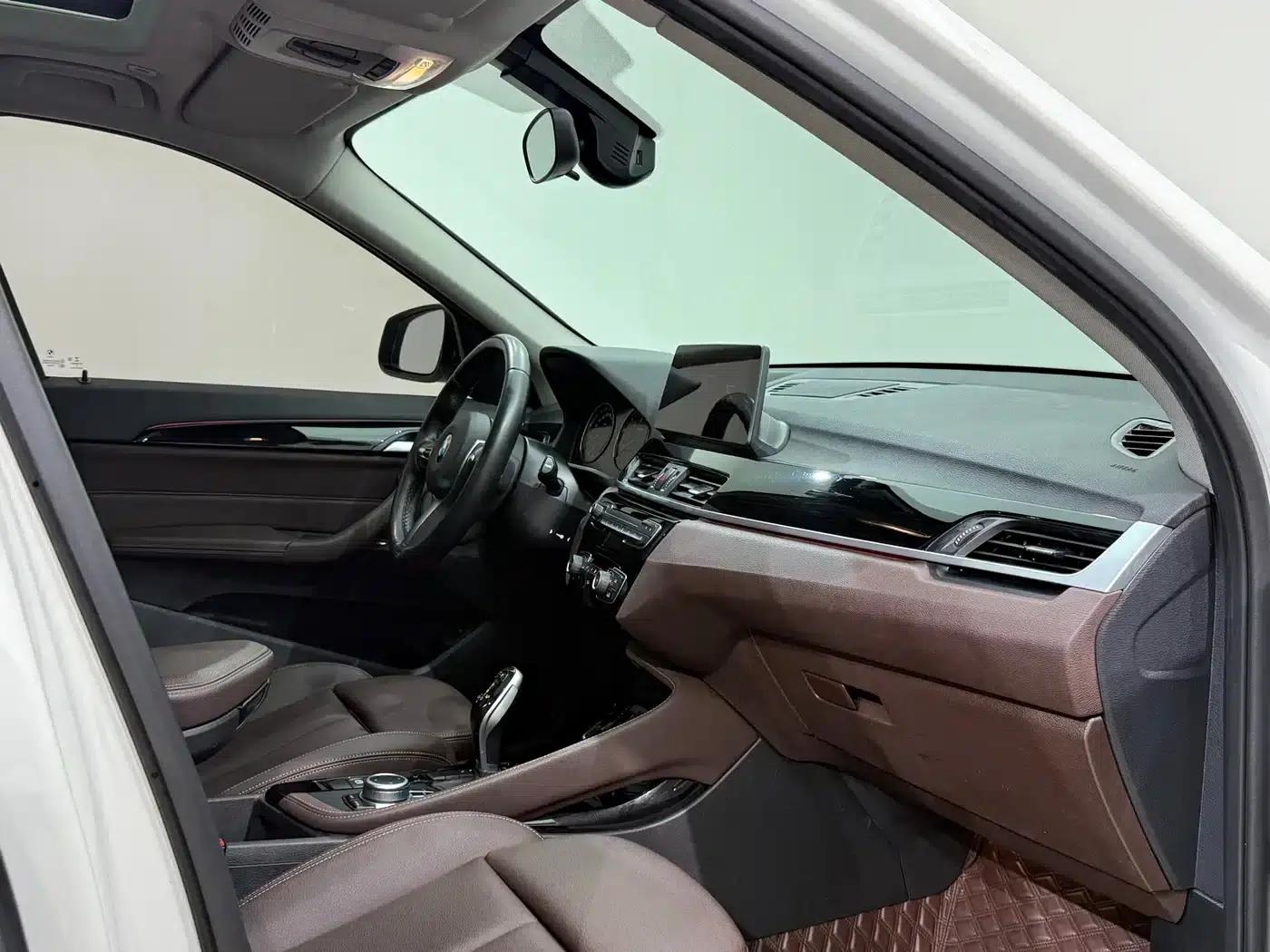 BMW X1 2022 sDrive20Li Premium — миниатюра 15