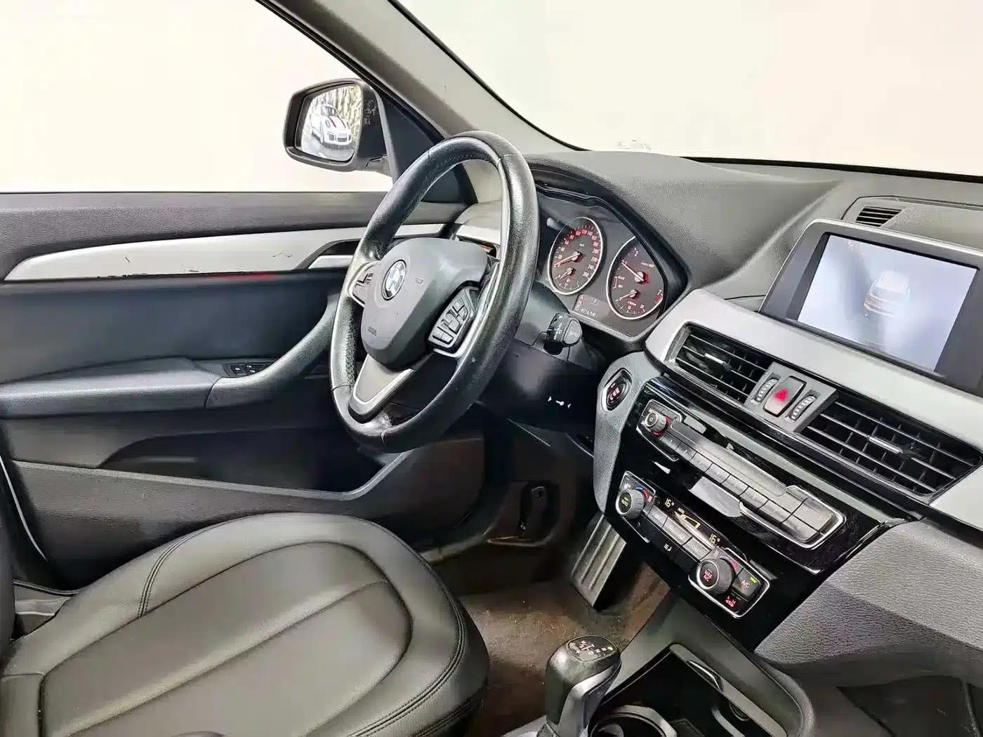 BMW X1 2016 sDrive18Li Fashion Edition — миниатюра 11