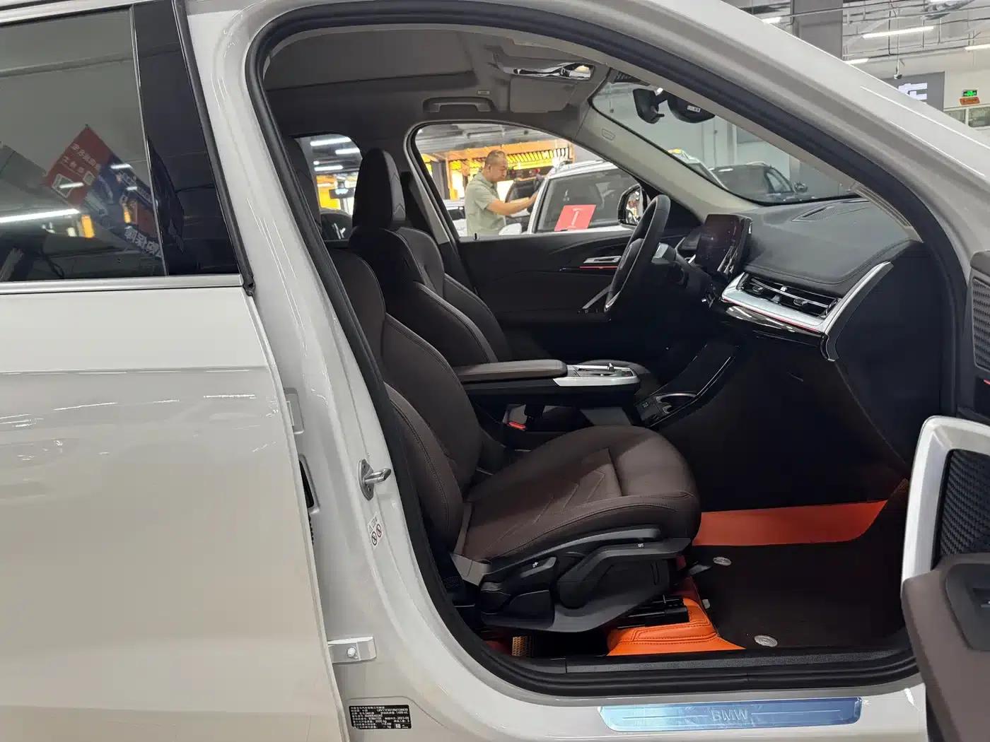 2023 BMW X1 sDrive20Li X Design Package — миниатюра 13