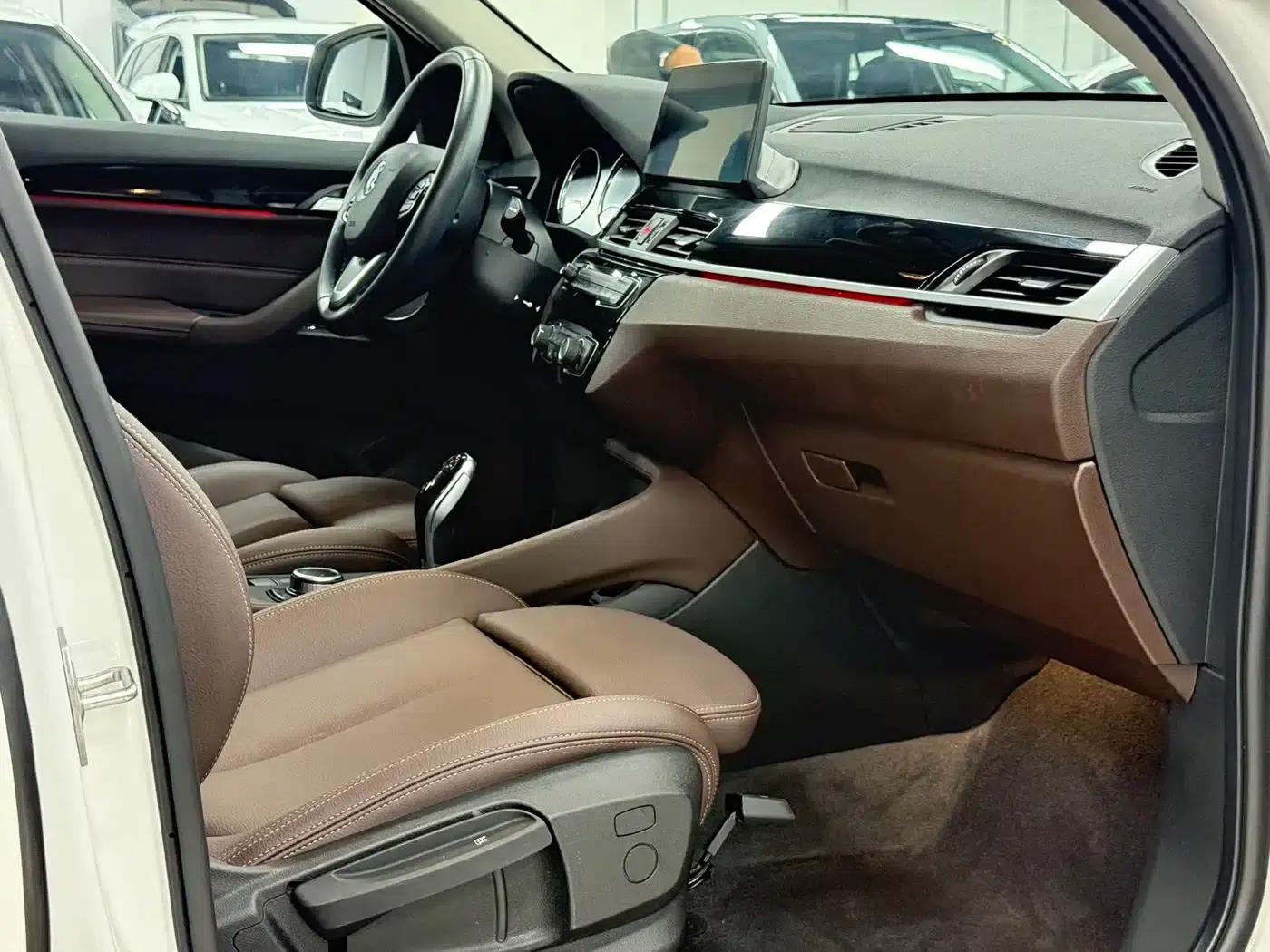 BMW X1 2021 sDrive20Li Fashion Edition — миниатюра 18