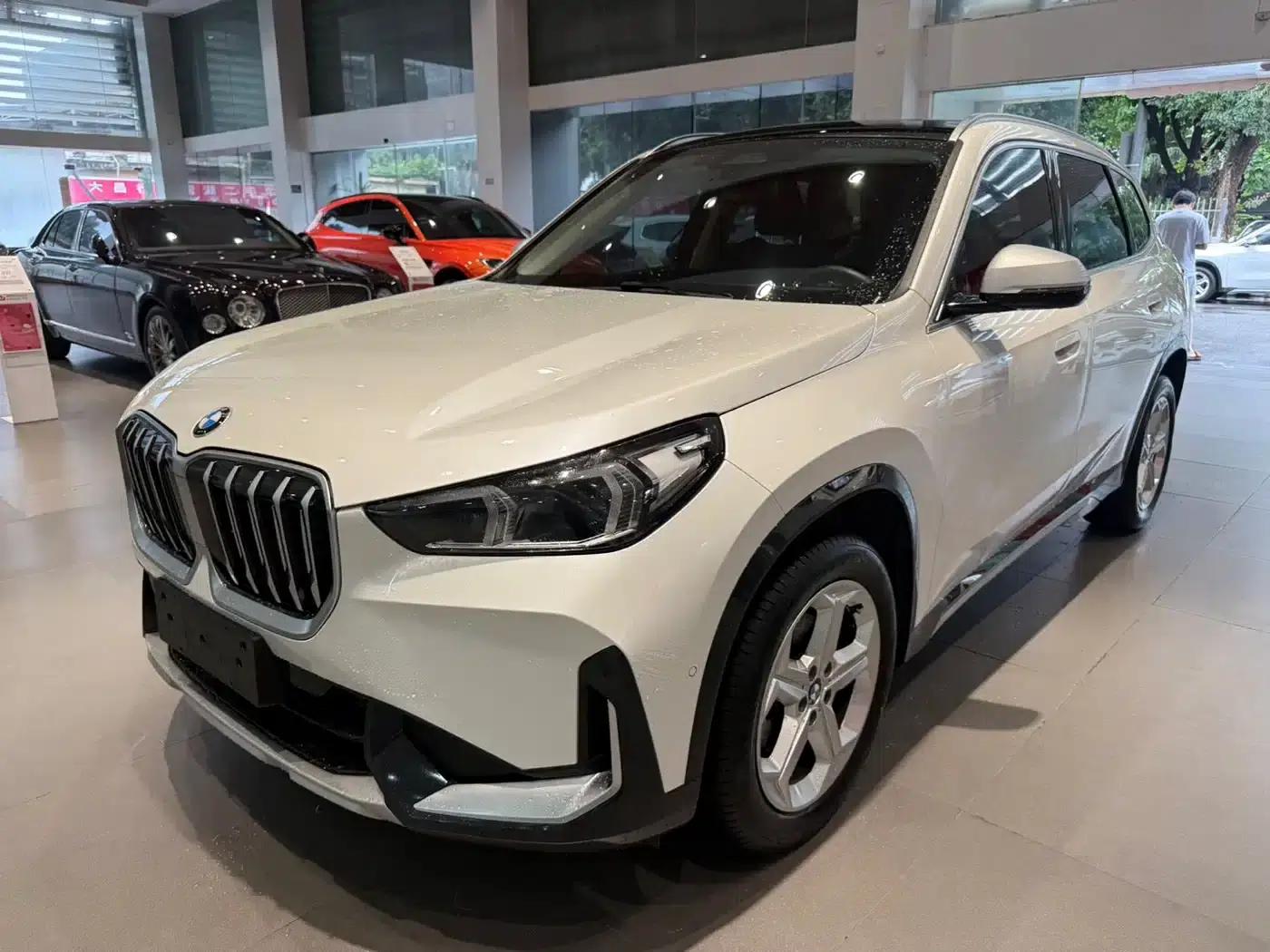 2023 BMW X1 sDrive20Li X Design Package — миниатюра 1