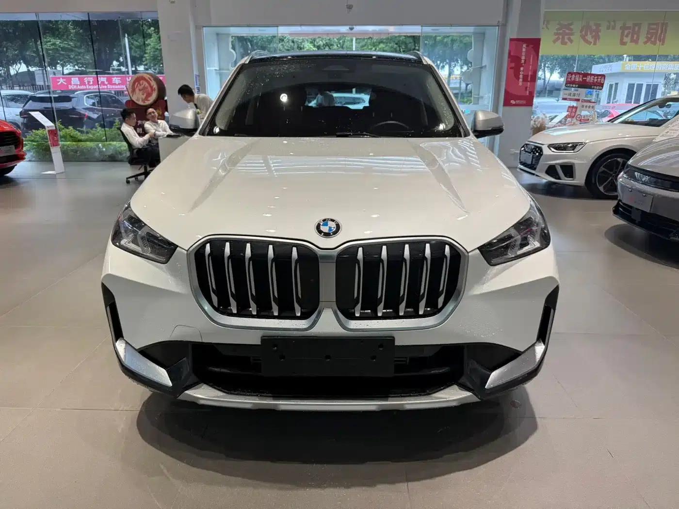 2023 BMW X1 sDrive20Li X Design Package — миниатюра 2