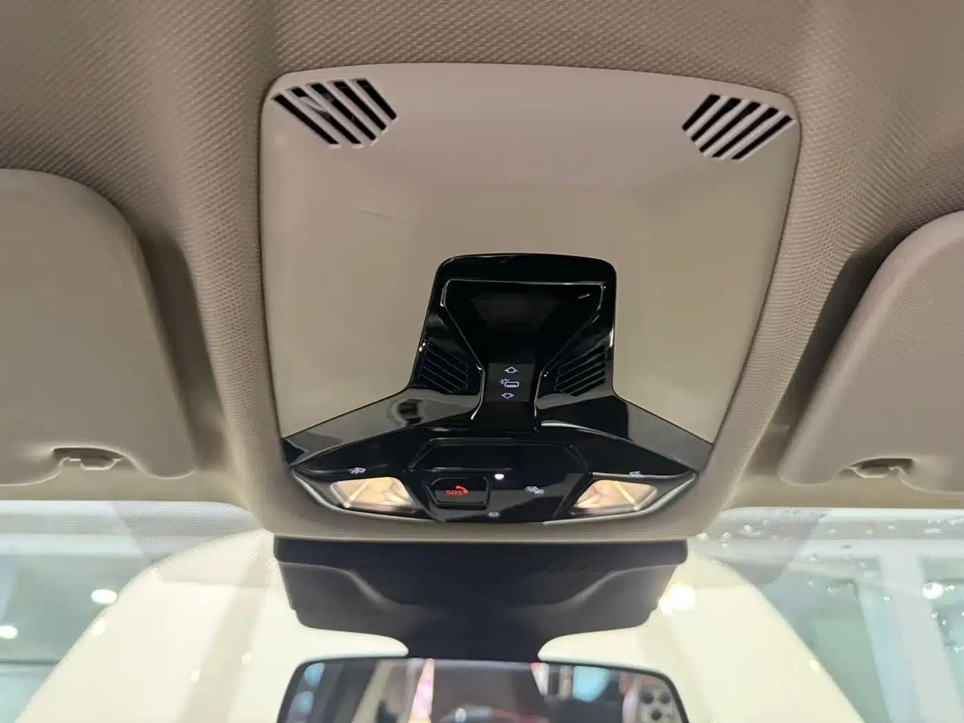 2023 BMW X1 sDrive20Li X Design Package — миниатюра 17
