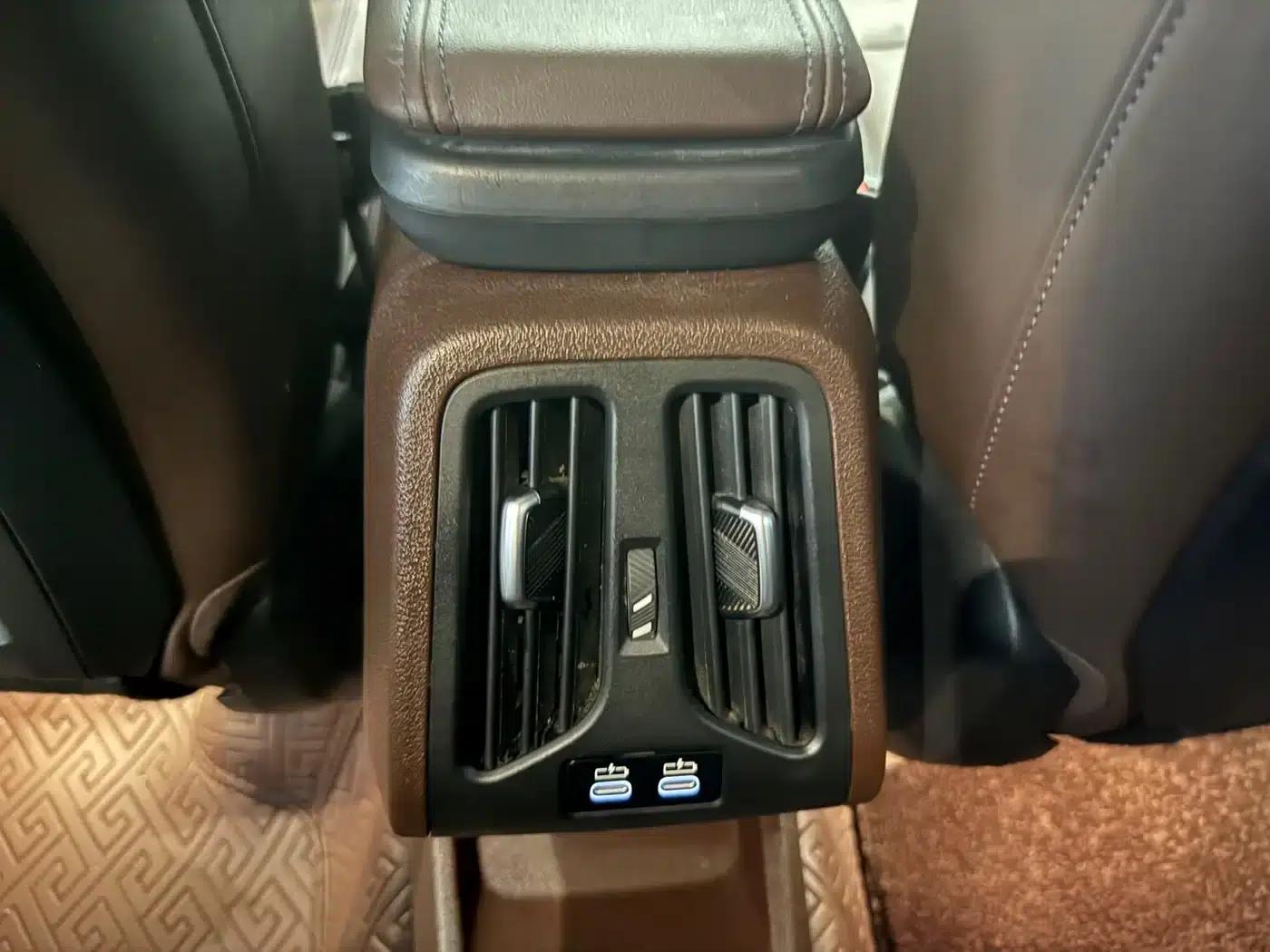 2023 BMW X1 sDrive20Li X Design Package — миниатюра 18