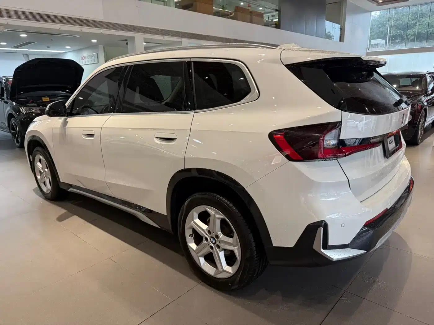 2023 BMW X1 sDrive20Li X Design Package — миниатюра 6
