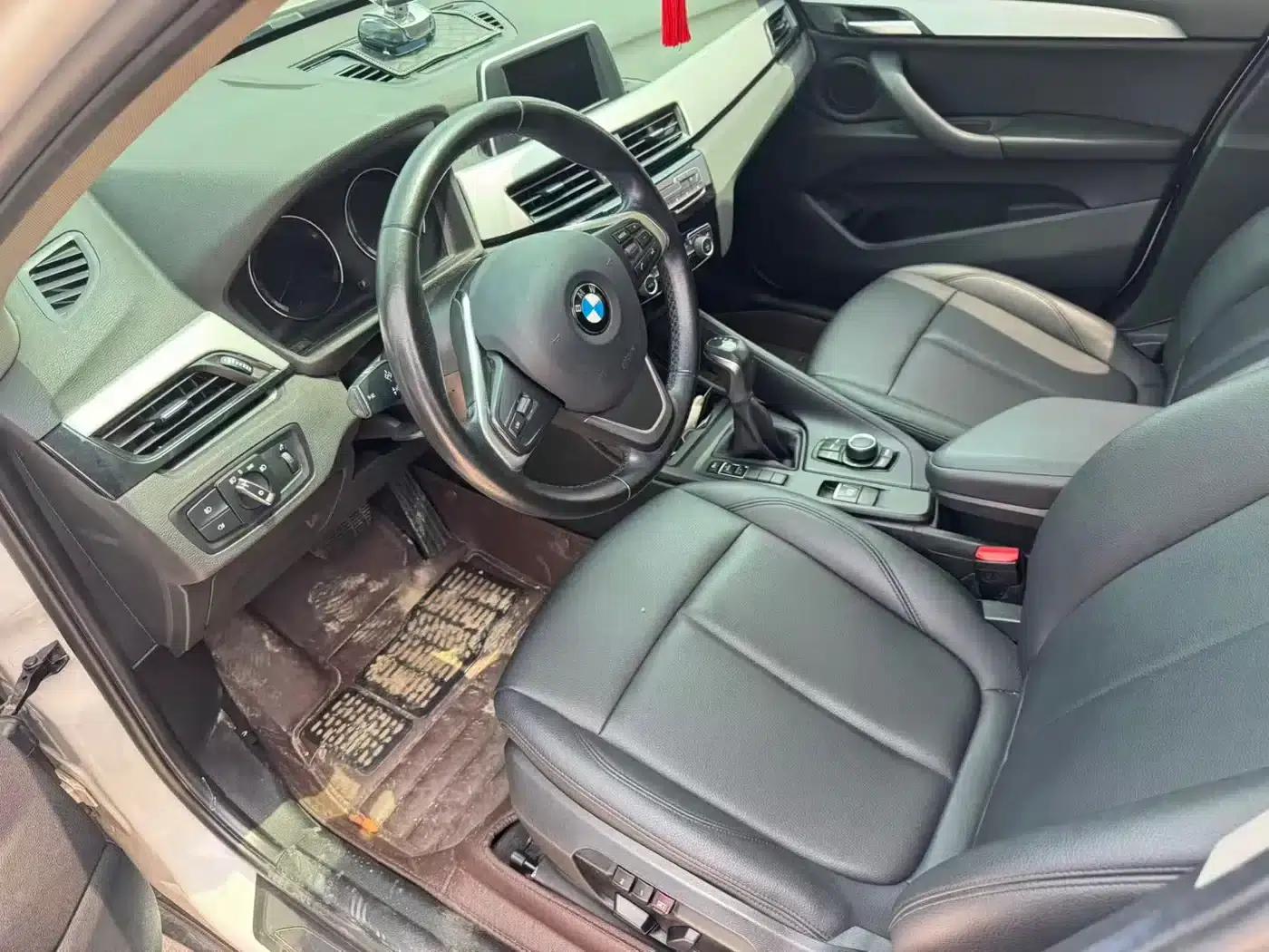 BMW X1 2018 sDrive20Li Leading Edition — миниатюра 4