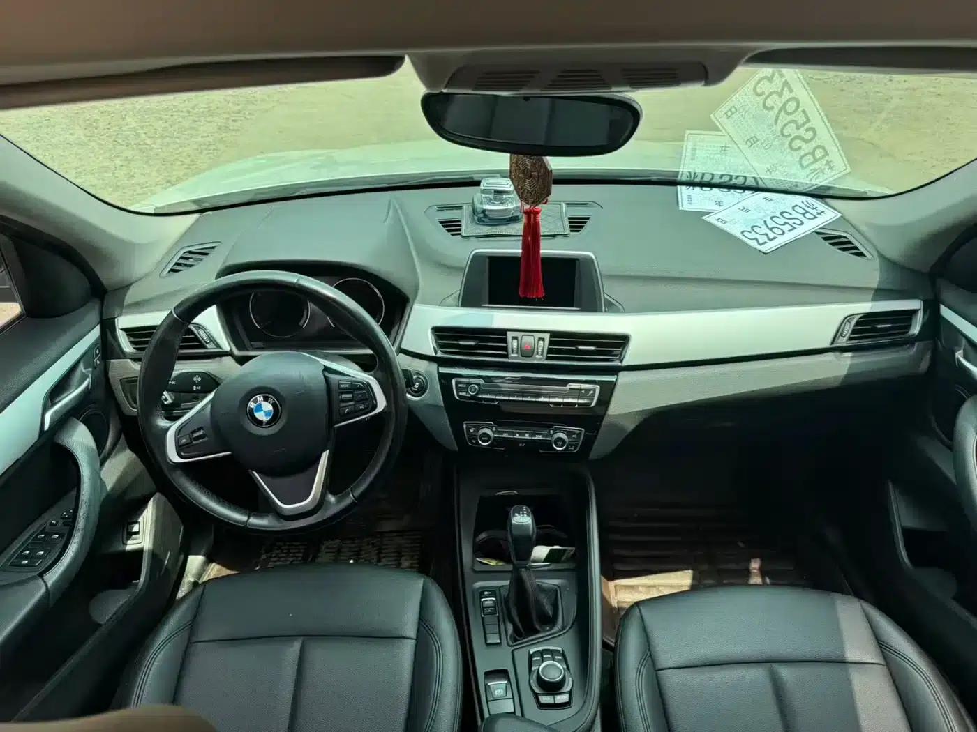 BMW X1 2018 sDrive20Li Leading Edition — миниатюра 6