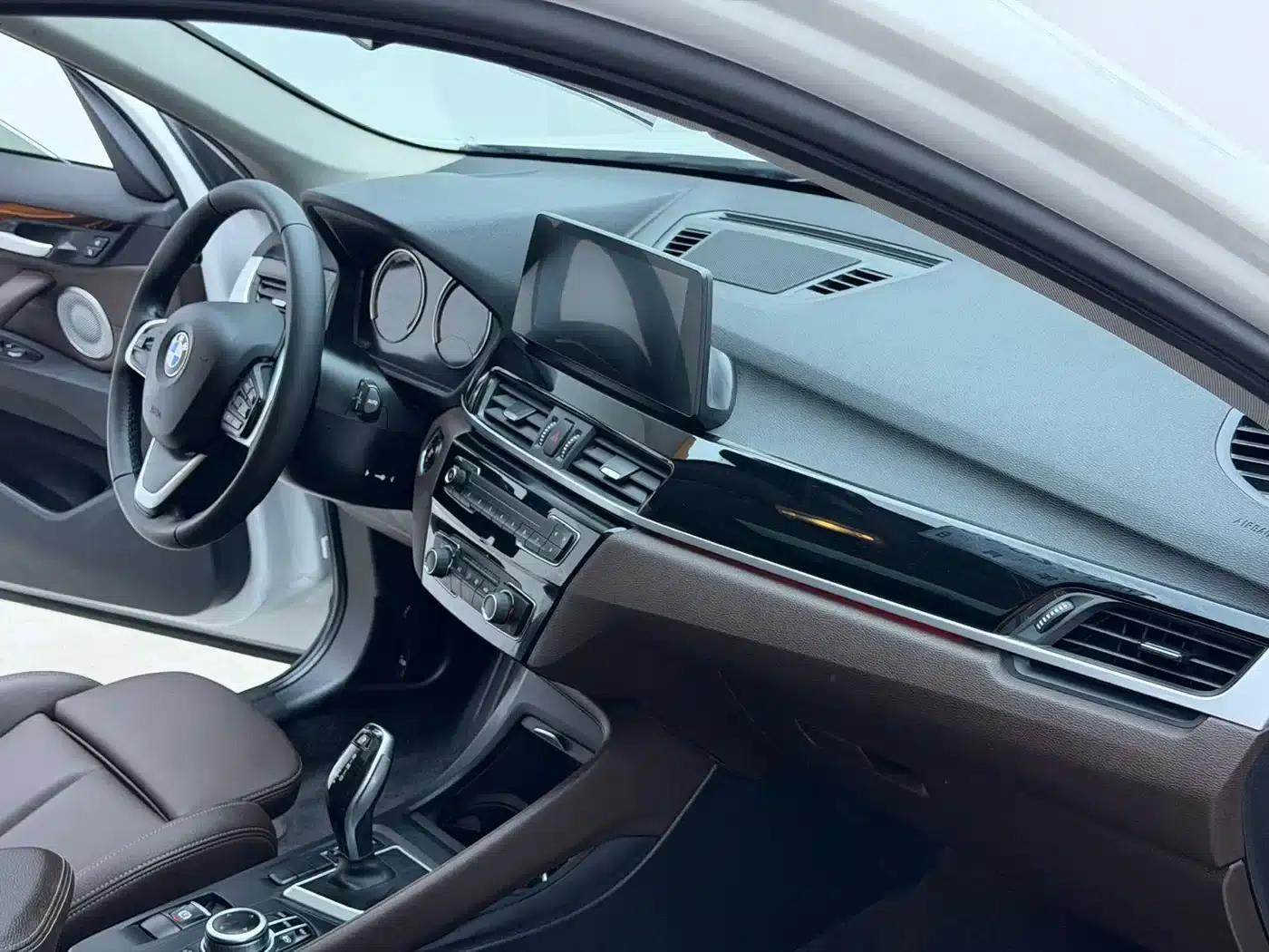 BMW X1 2022 sDrive20Li Fashion Edition — миниатюра 14
