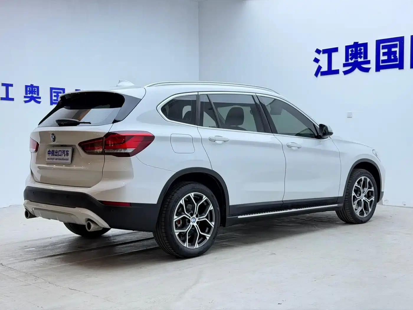 BMW X1 2022 sDrive20Li Fashion Edition — миниатюра 18