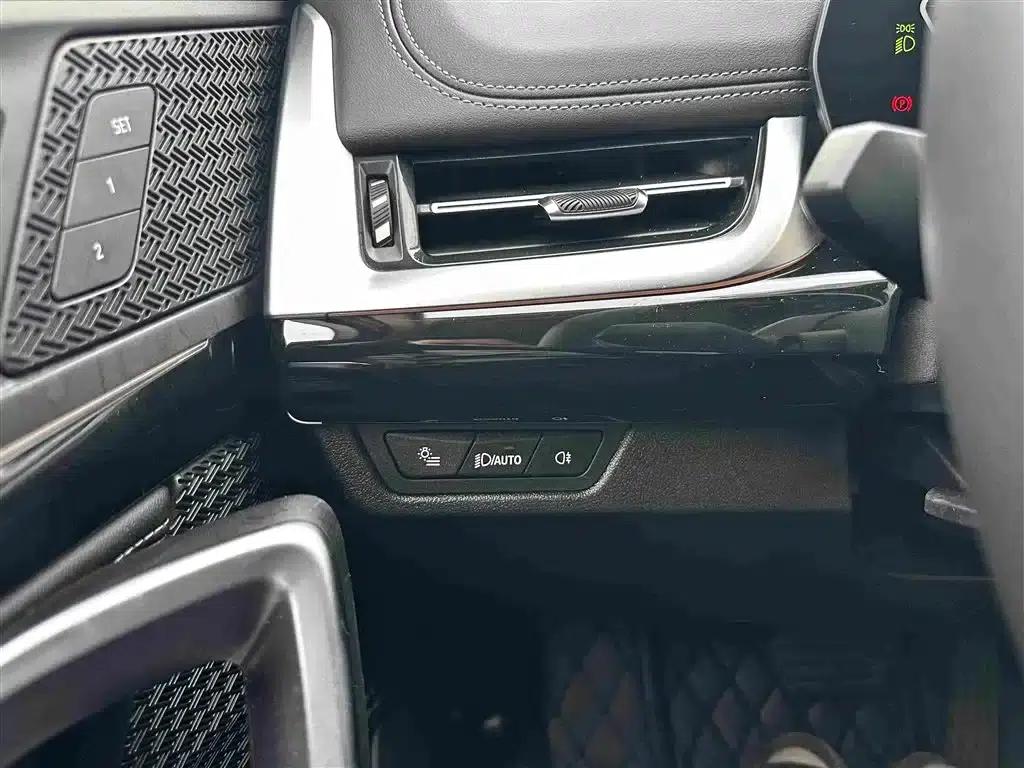 2023 BMW X1 sDrive20Li X Design Package — миниатюра 13