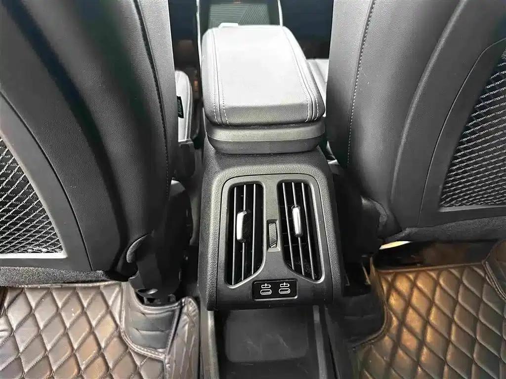 2023 BMW X1 sDrive20Li X Design Package — миниатюра 14