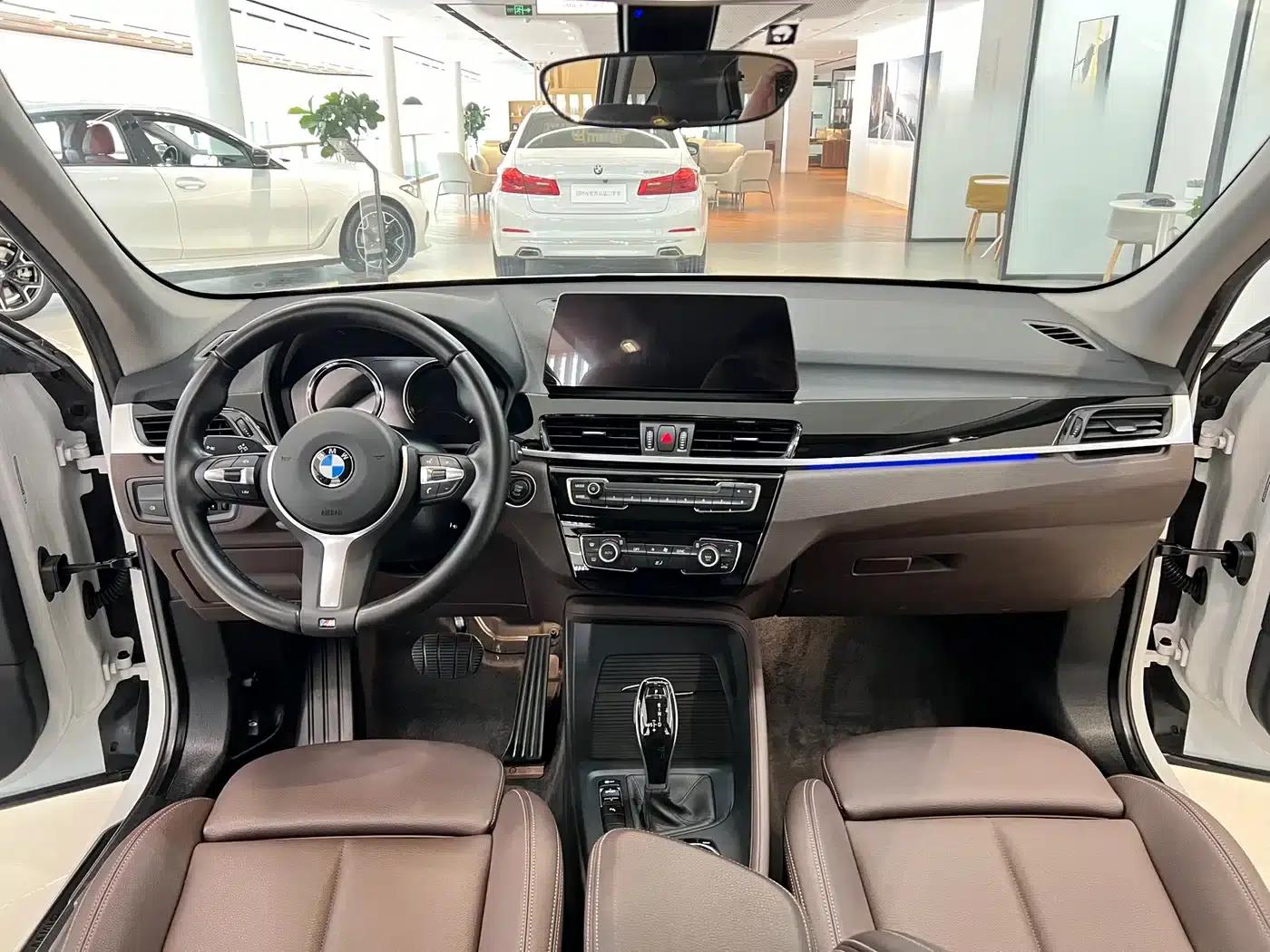 BMW X1 2022 sDrive25Li Leading Edition — миниатюра 11
