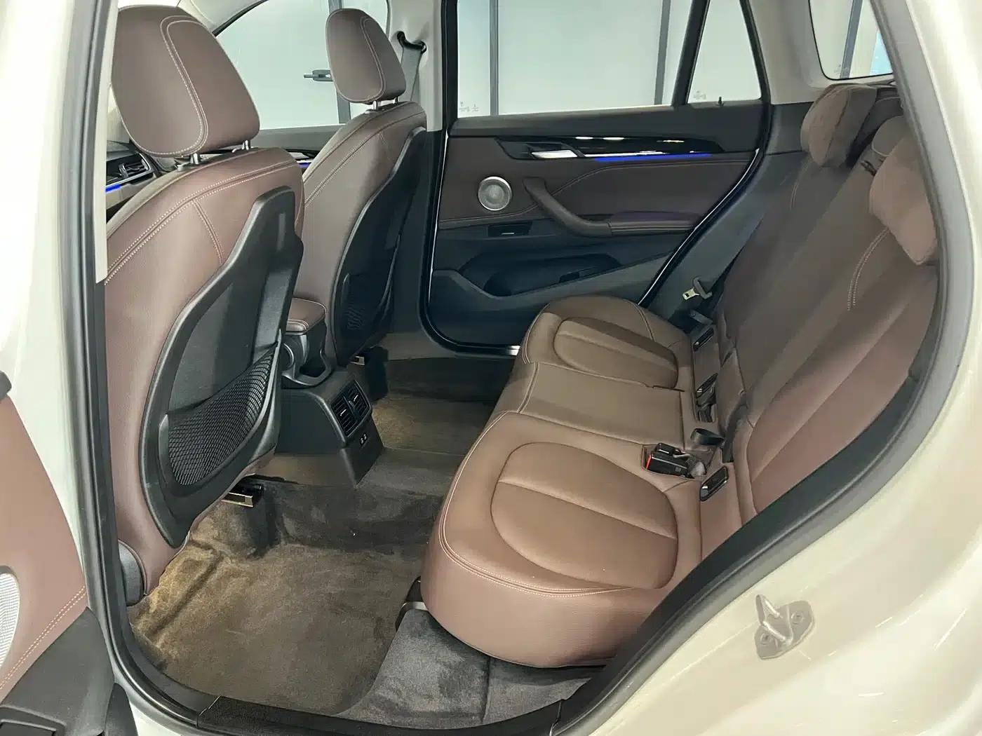 BMW X1 2022 sDrive25Li Leading Edition — миниатюра 18