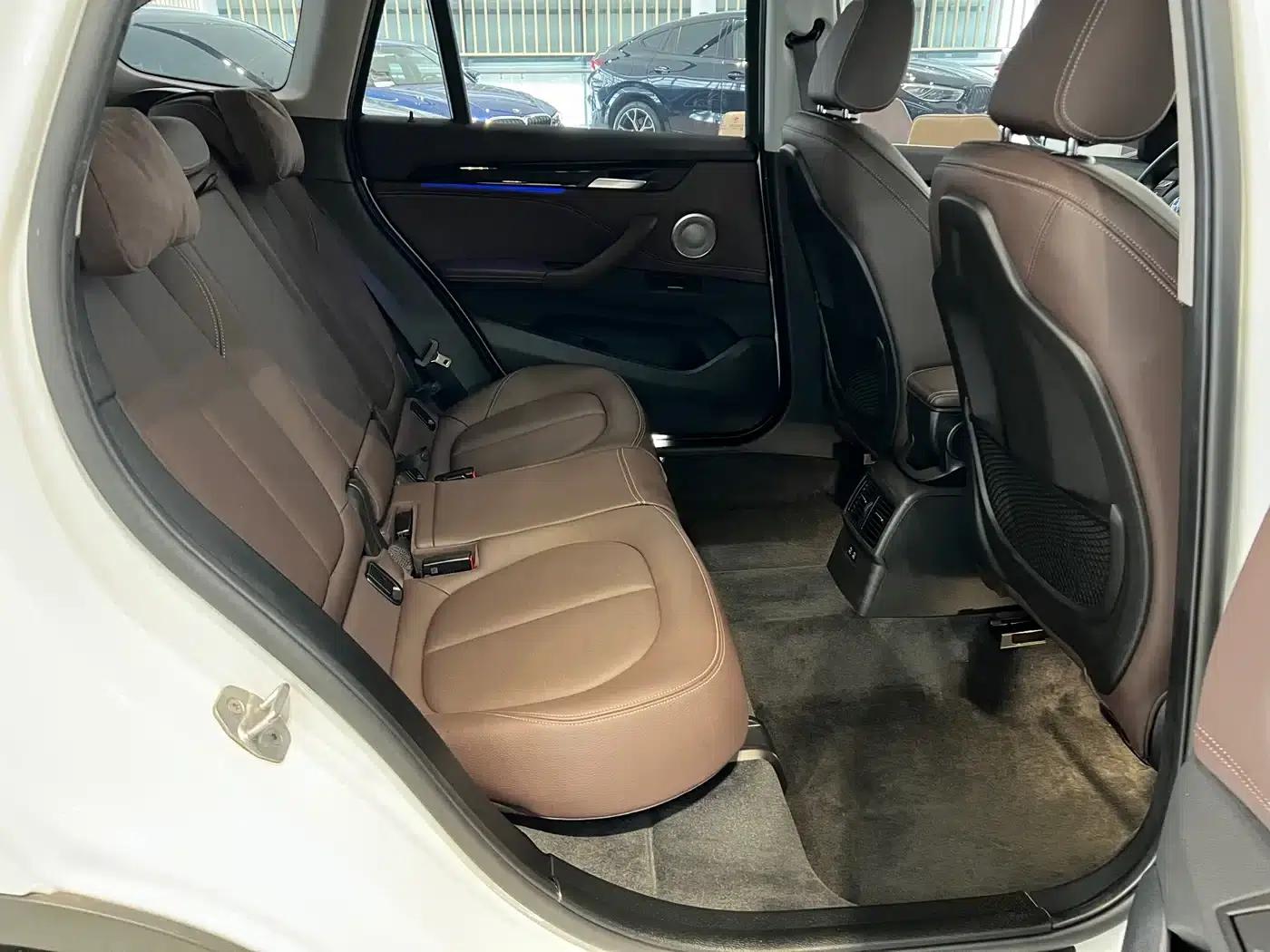 BMW X1 2022 sDrive25Li Leading Edition — миниатюра 19