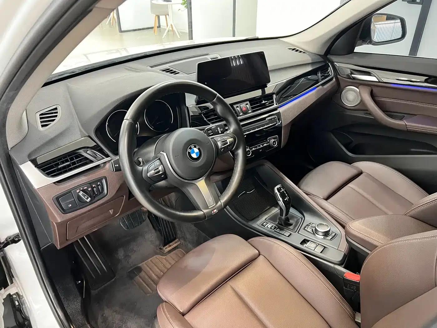 BMW X1 2022 sDrive25Li Leading Edition — миниатюра 4