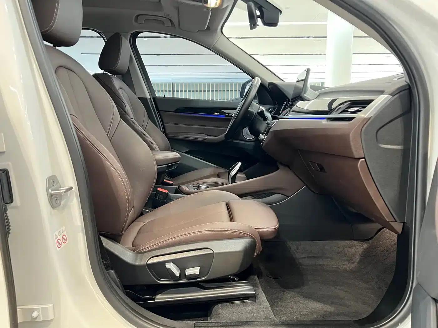 BMW X1 2022 sDrive25Li Leading Edition — миниатюра 5