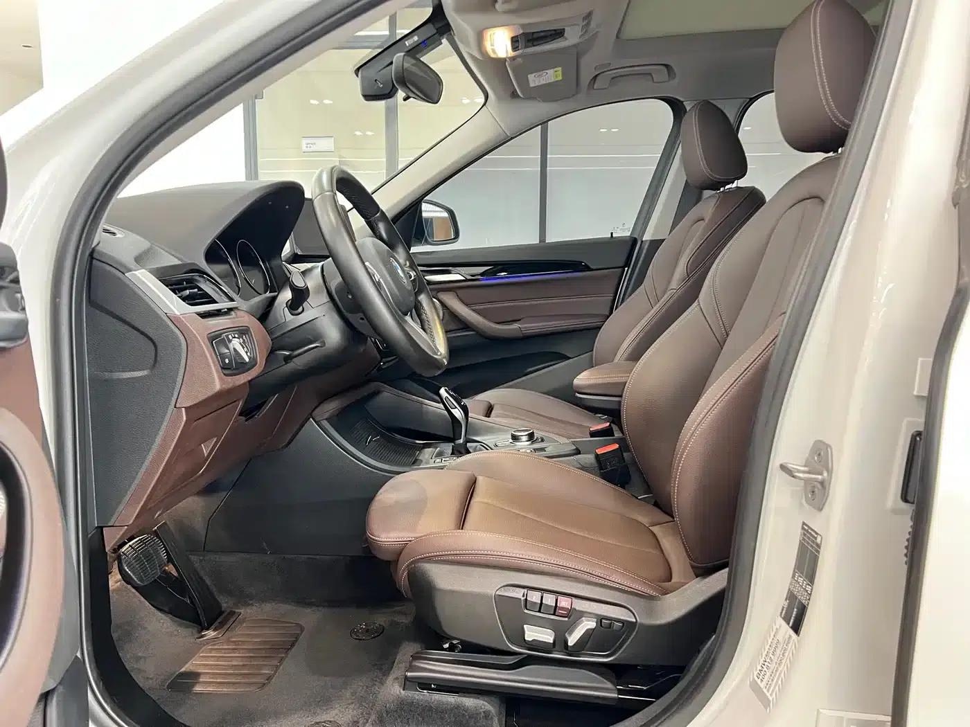 BMW X1 2022 sDrive25Li Leading Edition — миниатюра 6