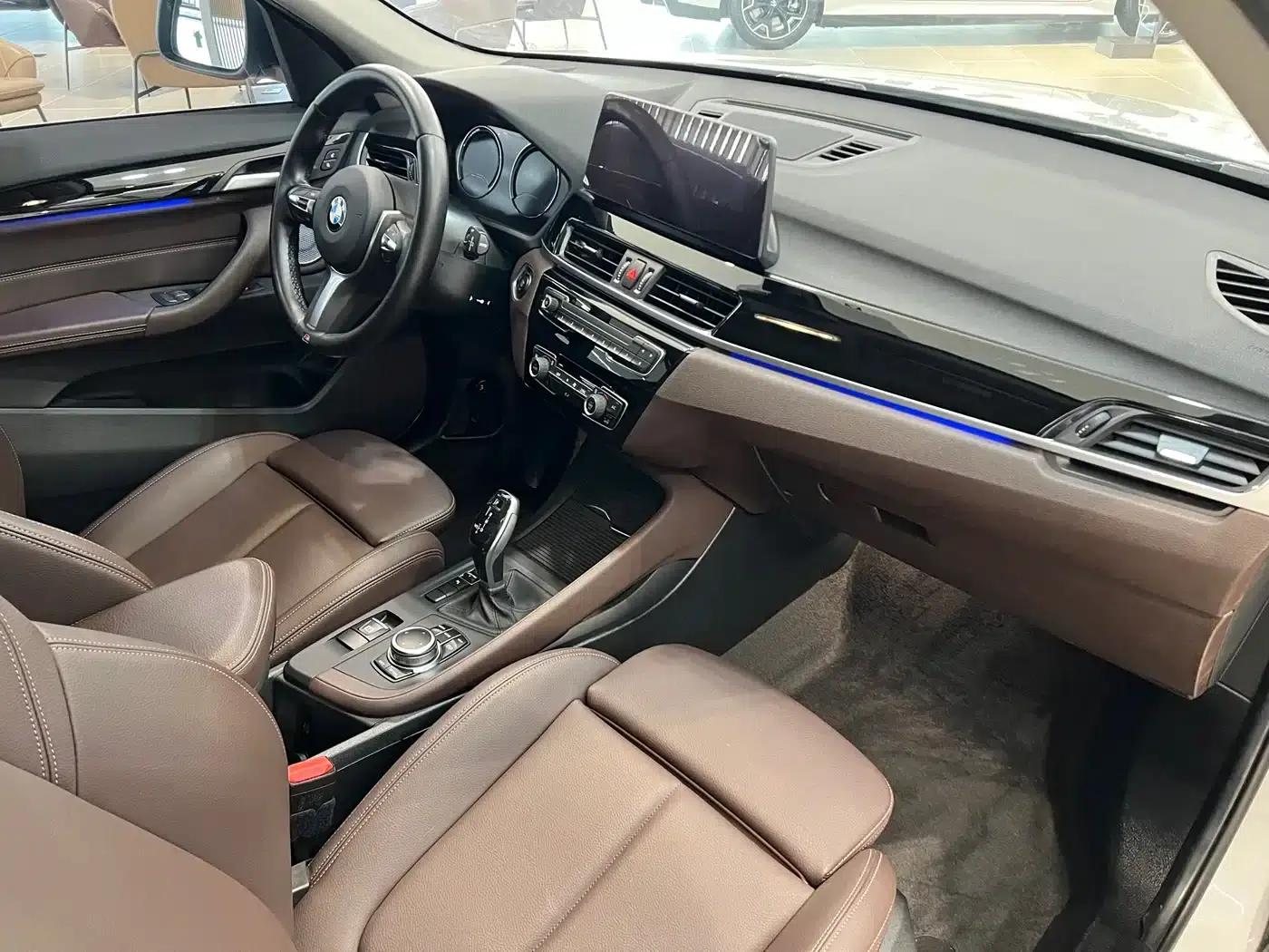 BMW X1 2022 sDrive25Li Leading Edition — миниатюра 7