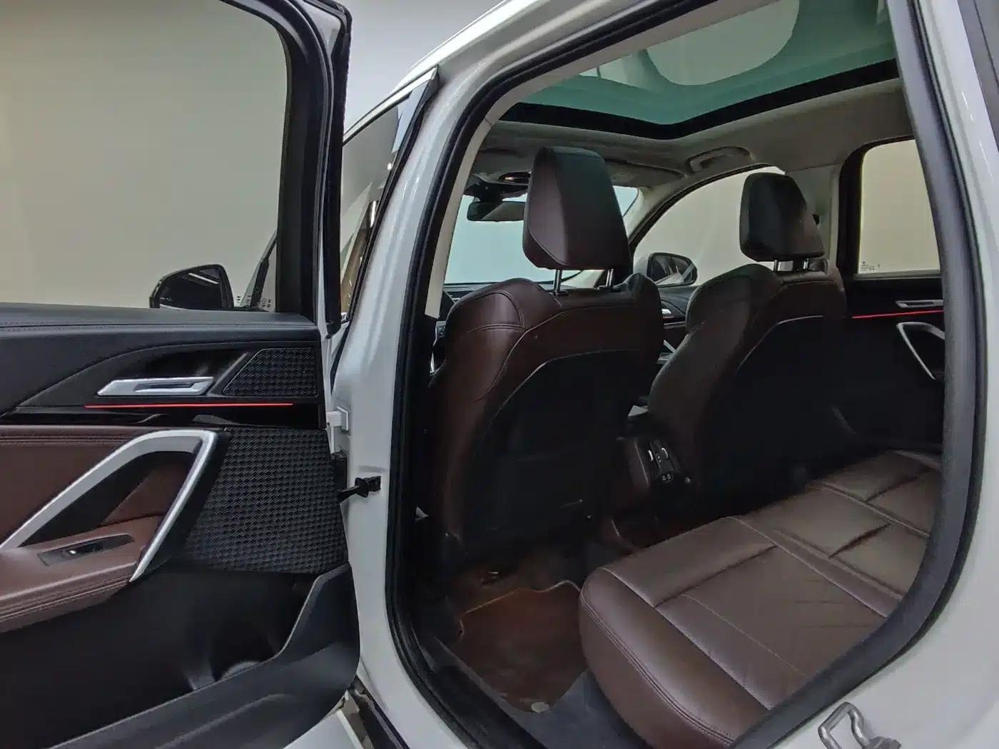 2023 BMW X1 sDrive20Li X Design Package — миниатюра 18