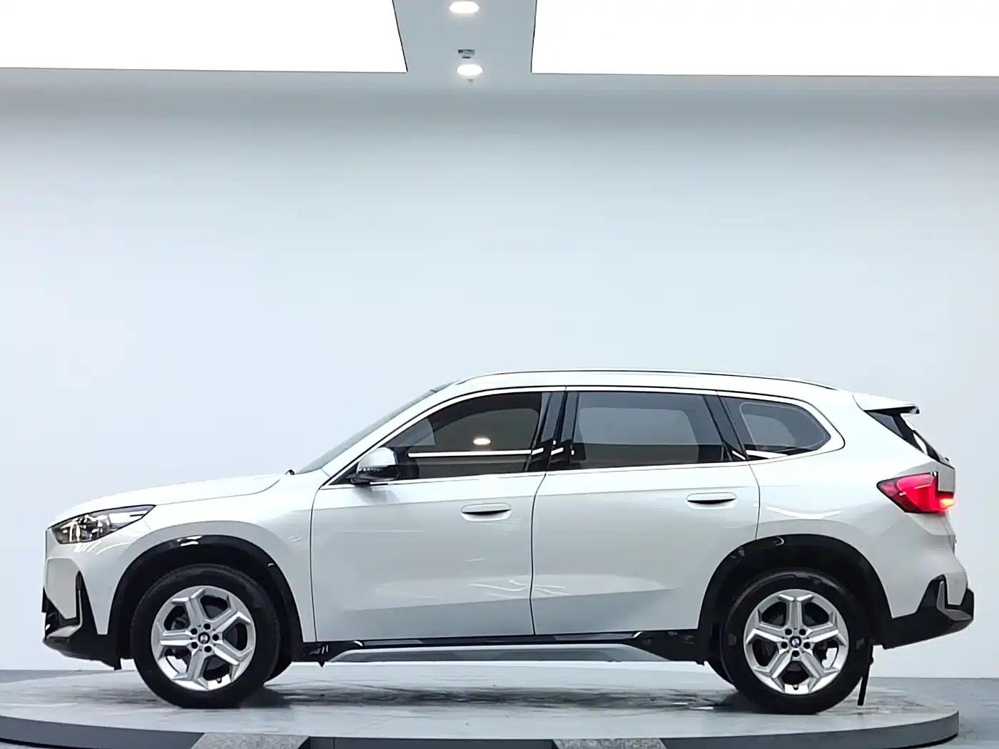 2023 BMW X1 sDrive20Li X Design Package — миниатюра 6