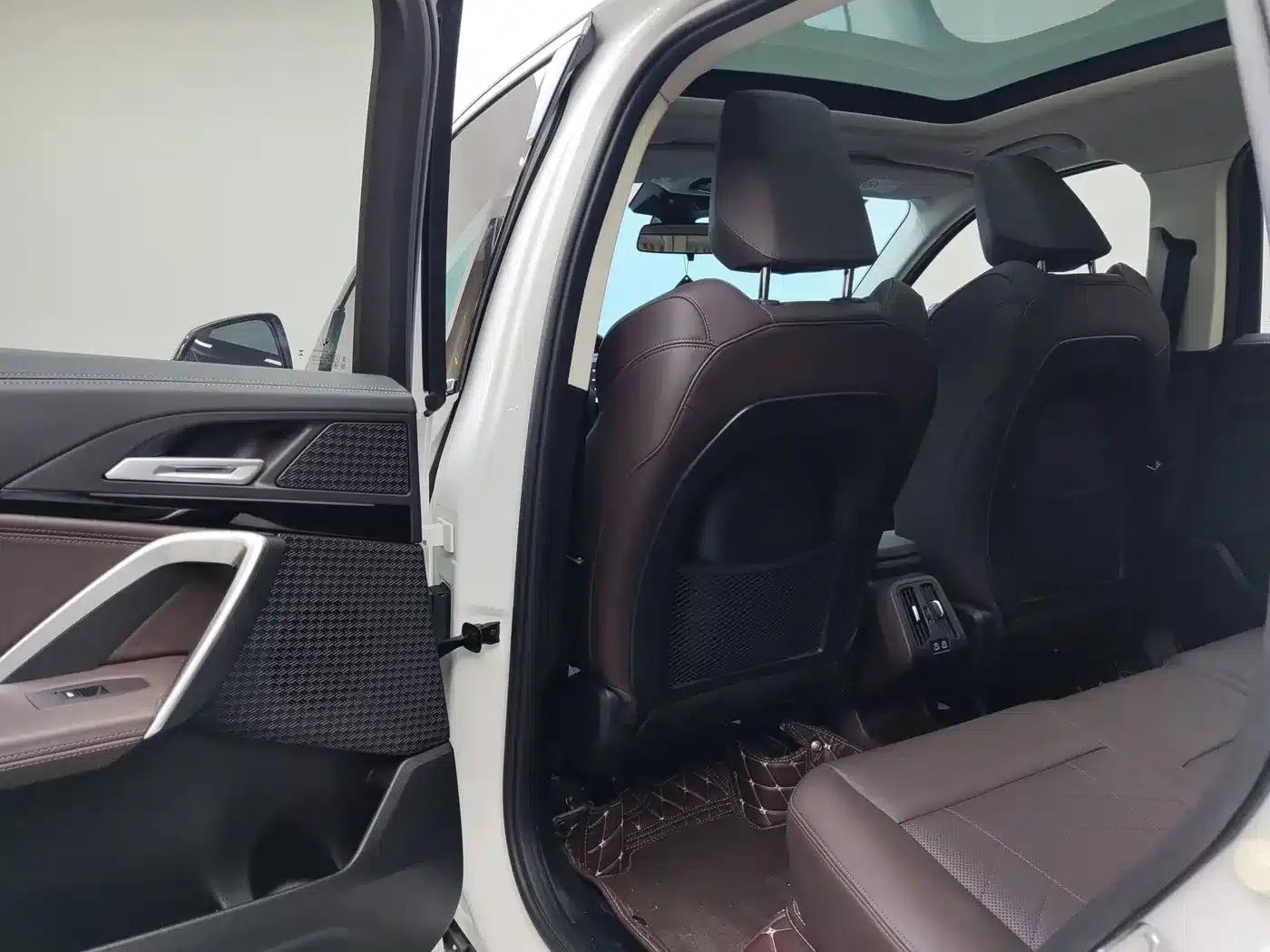 2023 BMW X1 sDrive20Li X Design Package — миниатюра 17