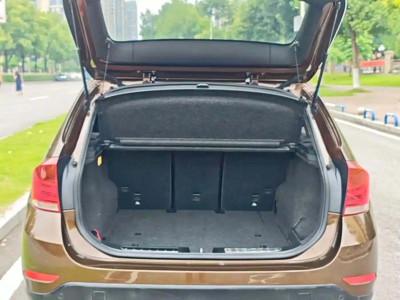 BMW X1 2015 sDrive18i Leading Upgrade Edition — миниатюра 12
