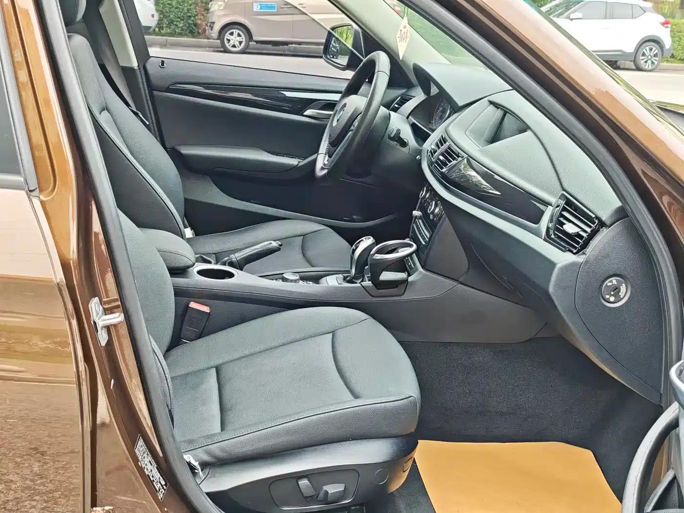 BMW X1 2015 sDrive18i Leading Upgrade Edition — миниатюра 15