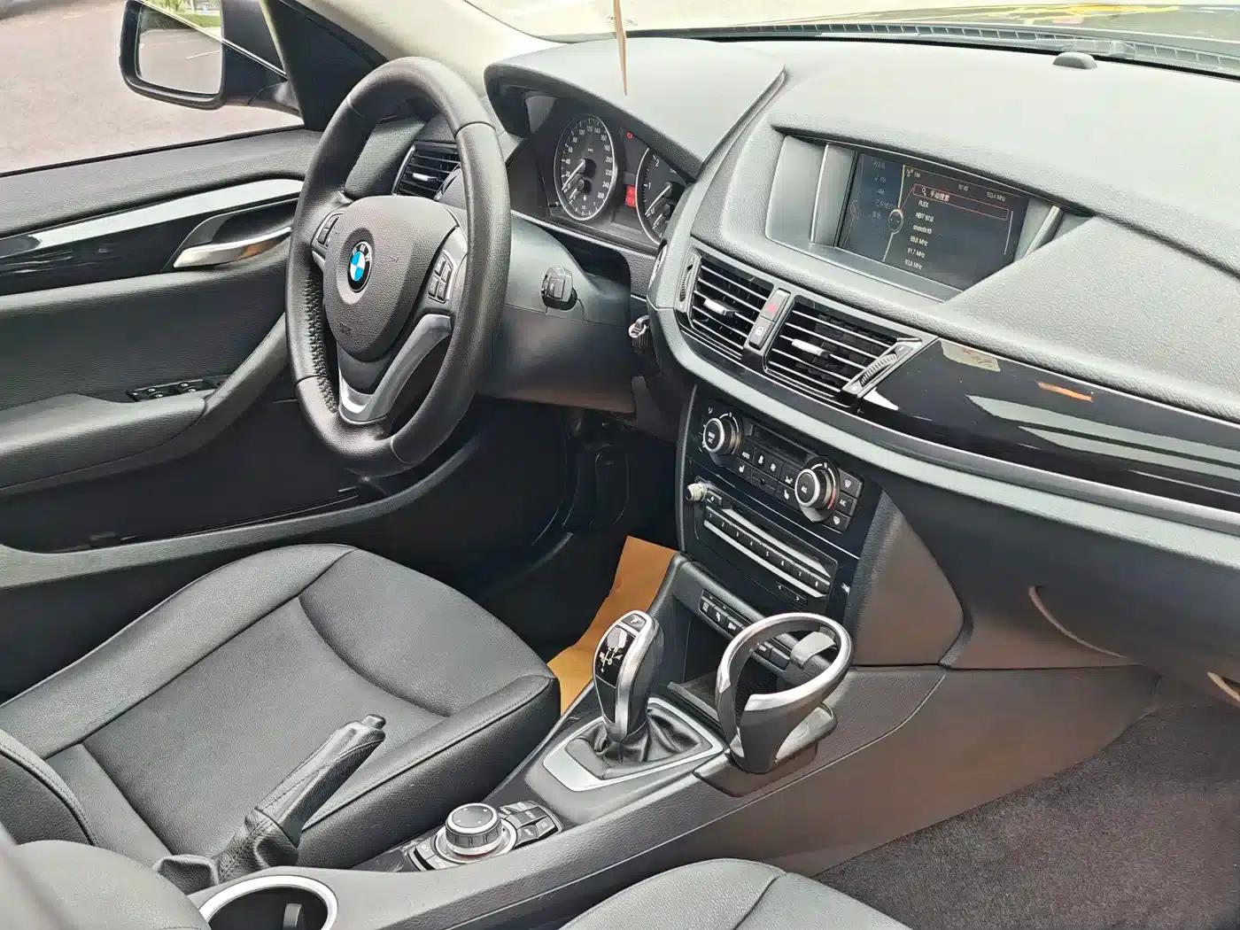 BMW X1 2015 sDrive18i Leading Upgrade Edition — миниатюра 16