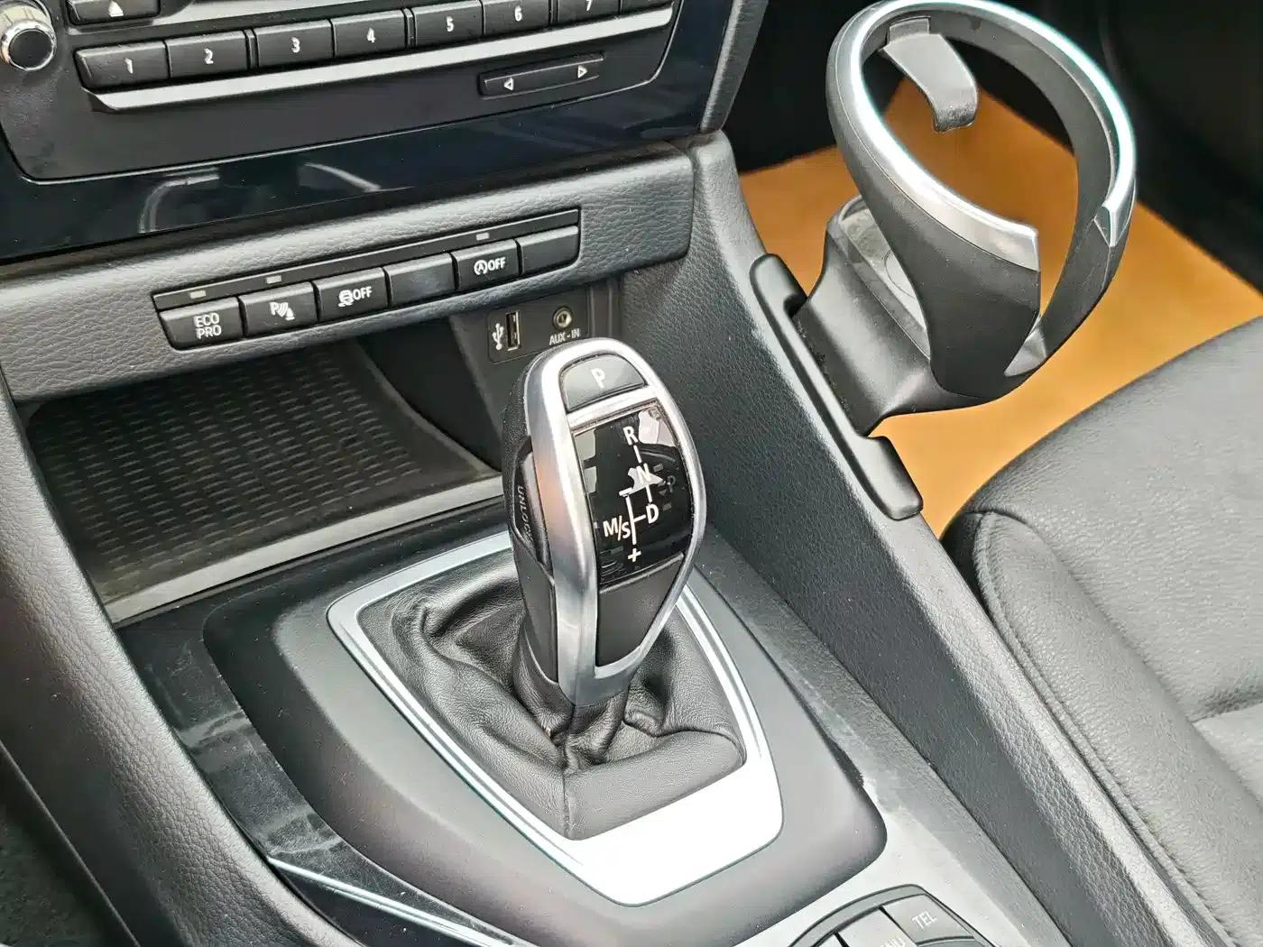 BMW X1 2015 sDrive18i Leading Upgrade Edition — миниатюра 18