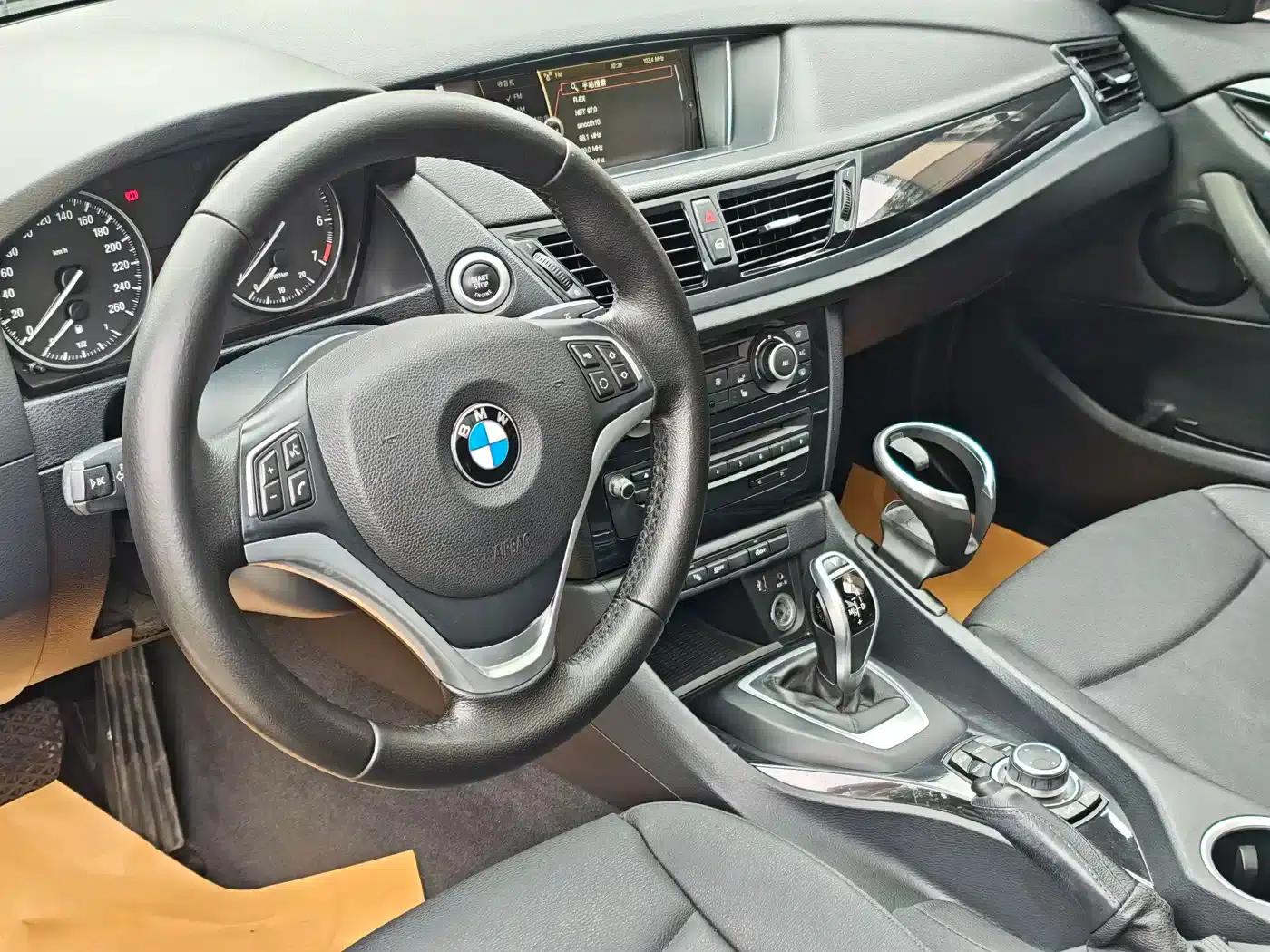 BMW X1 2015 sDrive18i Leading Upgrade Edition — миниатюра 9