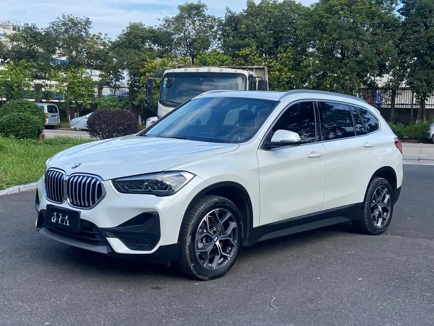 BMW X1 2020 sDrive25Li Leading Edition — миниатюра 1