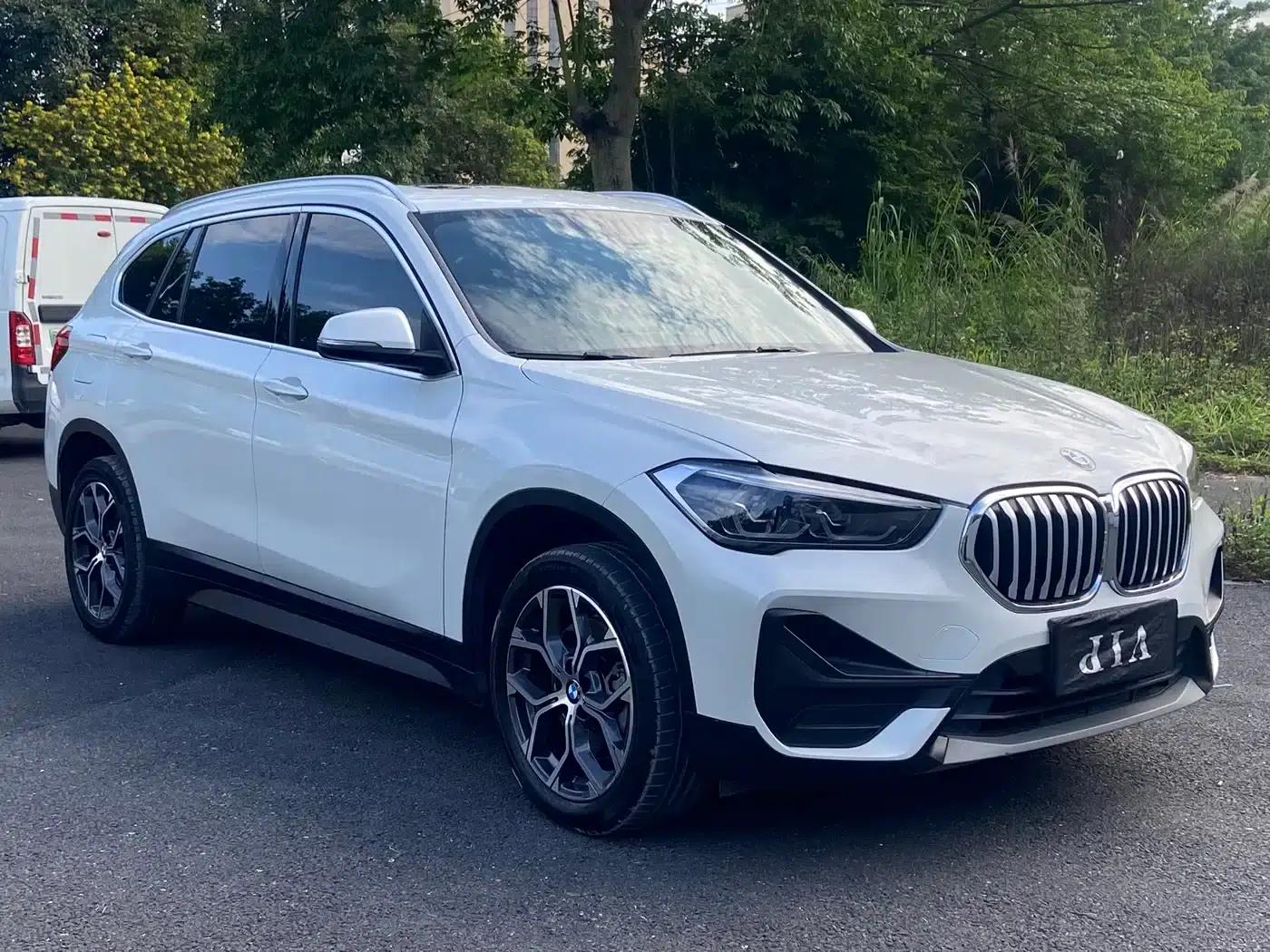 BMW X1 2020 sDrive25Li Leading Edition — миниатюра 3