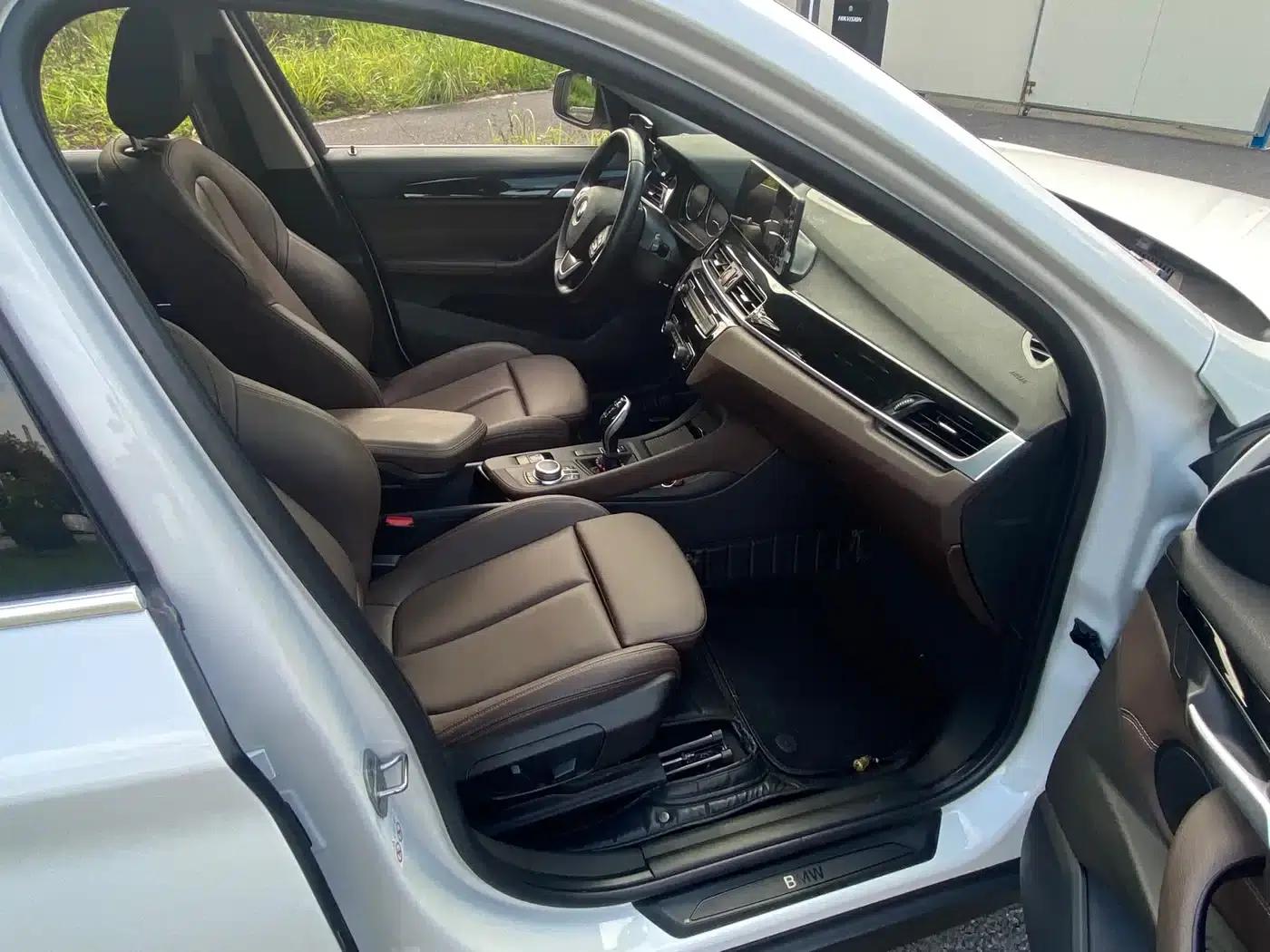 BMW X1 2020 sDrive25Li Leading Edition — миниатюра 6