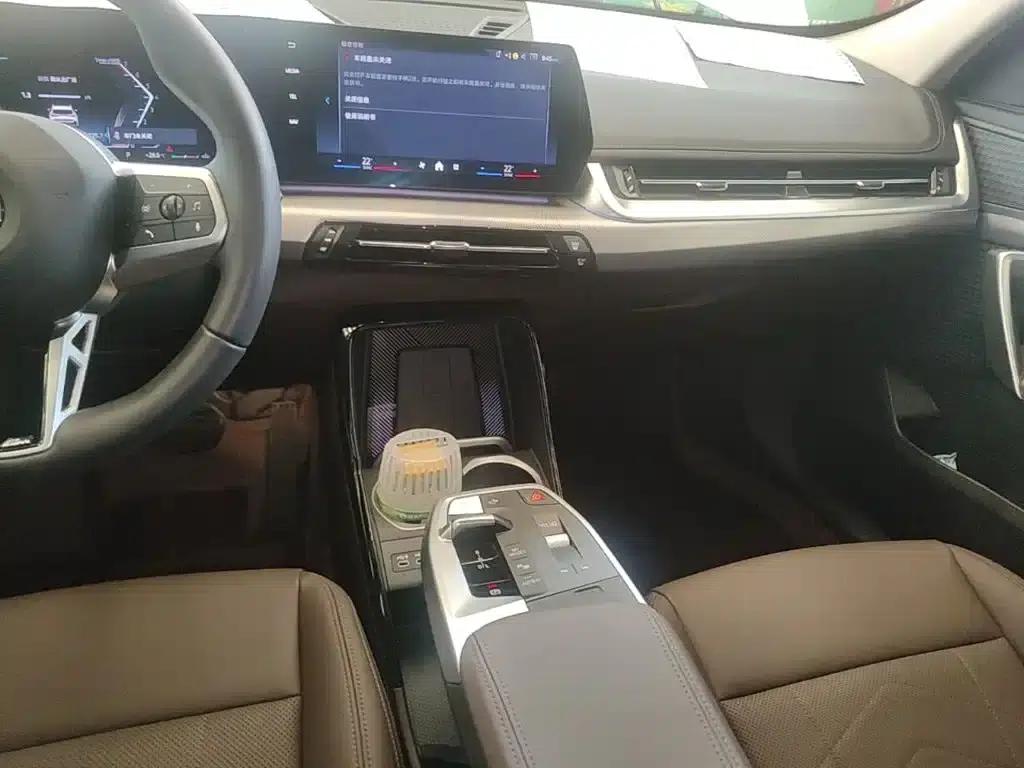 BMW X1 2023 sDrive25Li M Sport Package — миниатюра 13