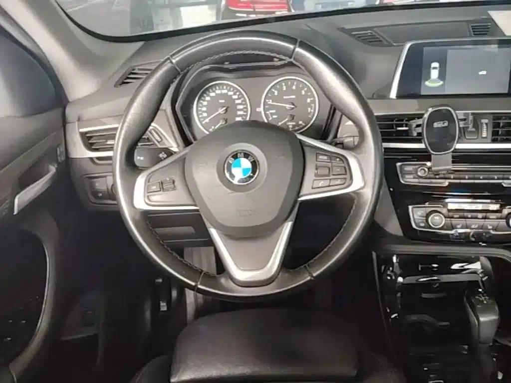 BMW X1 2018 xDrive20Li Premium — миниатюра 11