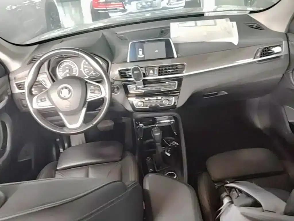 BMW X1 2018 xDrive20Li Premium — миниатюра 10