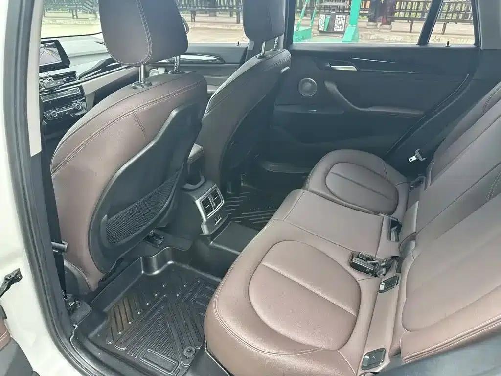 BMW X1 2021 sDrive25Li Leading Edition — миниатюра 18